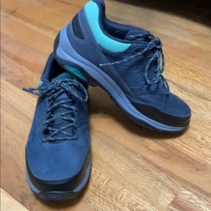 New Balance women’s size 8 walking/hiking shoes